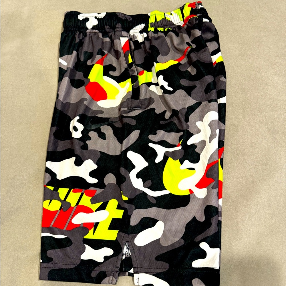 XL Nike boys dri-fit shorts, fluorescent camo. Barely worn, non-smoking home.